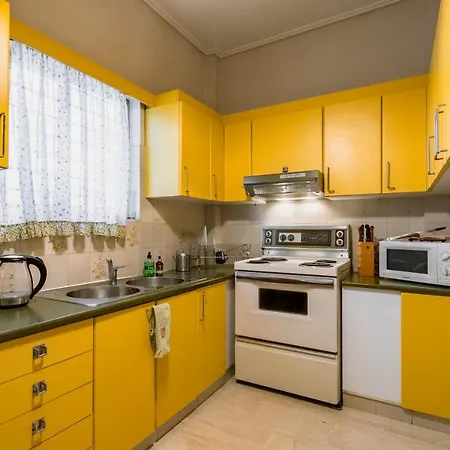 Nickie's Vintage For 3 * Athens